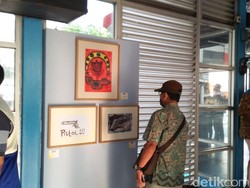 Melihat Karya Seni Orang Gangguan Jiwa di Halte Harmoni