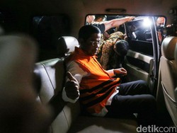 Video: Idrus Marham Berompi Oranye di Jumat Keramat!