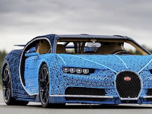 Mobil Ini Terbuat dari Susunan Lego, Bisa Dikendarai!