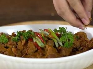 Bunda, Masak Kambing Bumbu Seblak Yuk
