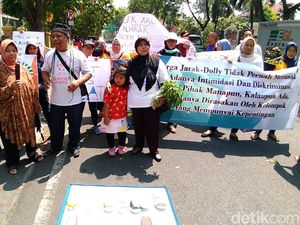 Gegernya Warga Asli Jarak-Dolly dan Warga Eks Lokalisasi di Surabaya Gegernya Warga Asli Jarak-Dolly dan Warga Eks Lokalisasi di Surabaya