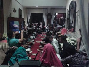 Tiba dari London, Rini S Bono Sampaikan Doa untuk Faldy Albar