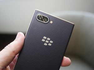 BlackBerry Tumbang, Sahamnya Juga Ambyar BlackBerry Tumbang, Sahamnya Juga Ambyar