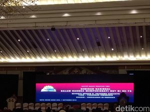 Hashim Djodjohadikusumo-Mien Uno Hadiri Bedah Buku Prabowo Hashim Djodjohadikusumo-Mien Uno Hadiri Bedah Buku Prabowo
