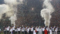 Mereka berpesta di Stadion Pakansari.
