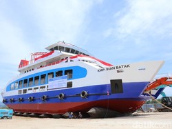 Kemenhub Luncurkan Kapal Ro-Ro di Danau Toba