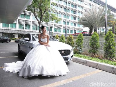 Mobil Mewah untuk Pengantin