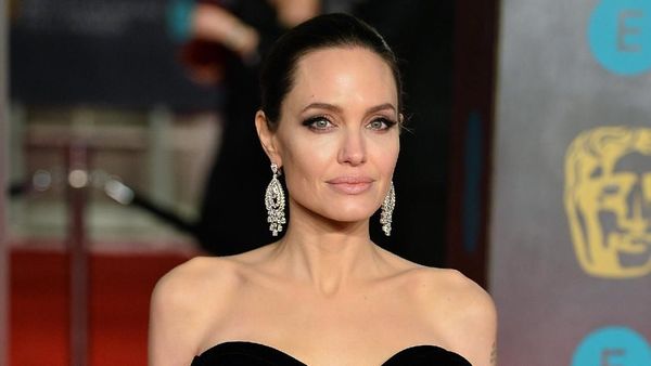 Pesona Angelina Jolie yang Disebut Makin Kurus