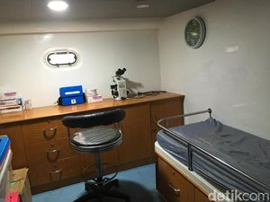 Foto: Menengok Rumah Sakit Apung di Teluk Bintuni