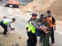 Jalur Trenggalek-Ponorogo Km 16 Longsor Lagi, Satu Korban Luka Serius