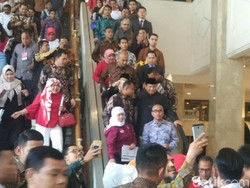 Saat Prabowo Jadi Rebutan Emak-emak