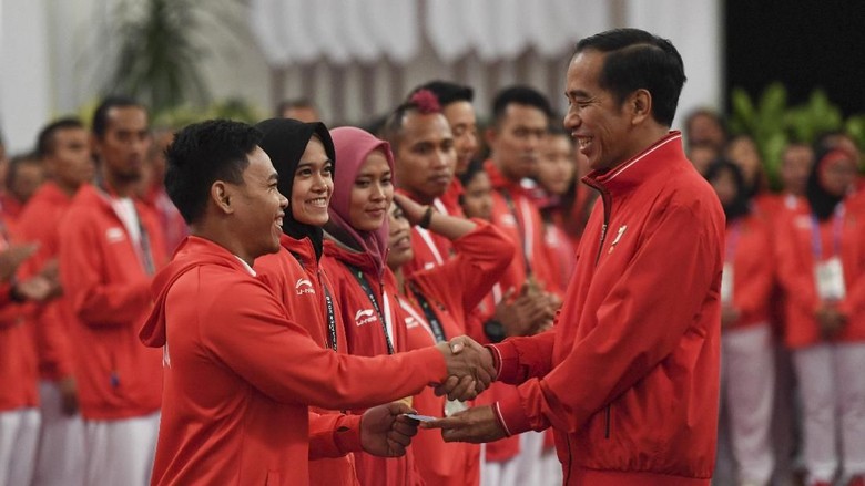 Tak Hanya Atlet, Jokowi Juga Beri Bonus ke Pelatih dan Asisten Tak Hanya Atlet, Jokowi Juga Beri Bonus ke Pelatih dan Asisten