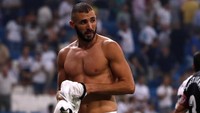 Karim Benzema sudah 369 menit puasa gol di La Liga. Madrid sudah tiga laga tak bikin gol di Liga Spanyol hingga menjadi sorotan. (Foto: Javier Barbancho/Reuters)
