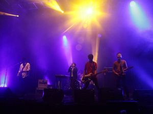 Nostalgia Musik Indie Awal 2000-an Bersama Eka Annash