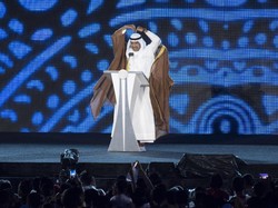 Saat Presiden OCA Bikin Heart Symbol di Closing Asian Games