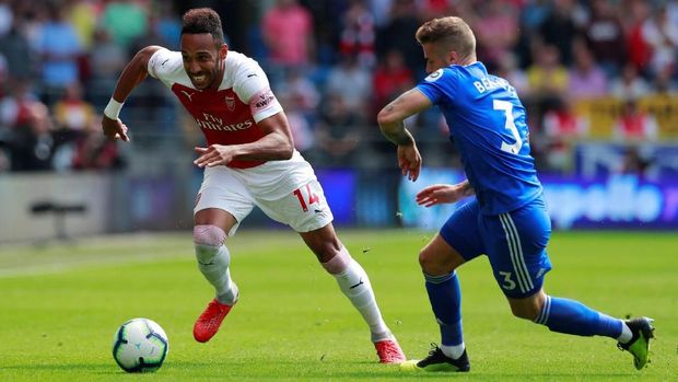 Pierre-Emerick Aubameyang mencetak gol kedua Arsenal.