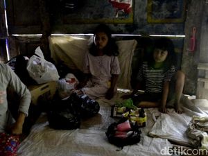 Ada di Pekalongan, Sekeluarga Hidup di Dalam Kandang Kerbau