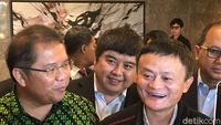 Senyum Lebar Jack Ma Usai Kongkow Bareng Menteri Jokowi