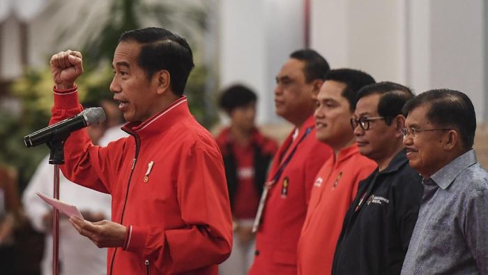 Preiden Joko Widodo diundang menyaksikan pertandingan Indonesia Vs Malaysia (ANTARA FOTO/Hafidz Mubarak A) Preiden Joko Widodo diundang menyaksikan pertandingan Indonesia Vs Malaysia (ANTARA FOTO/Hafidz Mubarak A)
