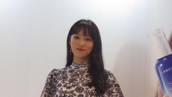 Pesona Lee Sung Kyung yang Punya Kulit Sebening Kaca Saat di Jakarta