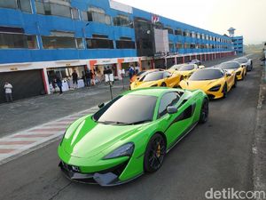 Puluhan Mobil Super Eropa Kebut-kebutan di Sentul