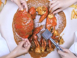 Asyiknya! Di 5 Tempat Ini Bisa Makan Seafood Pakai Tangan