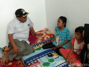 Bupati Datangi Keluarga Dasirin yang Sempat Hidup di Kandang Kerbau