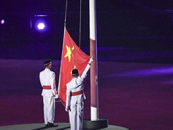 Tuan Rumah 2022, Bendera China Dikibarkan di Closing Asian Games