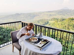 Yuk, Kenalan dengan JFlow, Rapper Ganteng yang Hobi Minum Jamu!