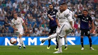 Kemenangan Madrid dimantapkan oleh eksekusi penalti Sergio Ramos lima menit kemudian. Foto: Javier Barbancho/Reuters