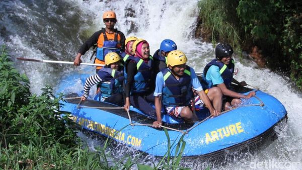 Foto: Menguji Nyali di Pangalengan