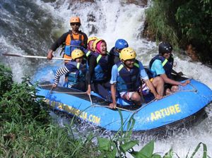 Foto: Menguji Nyali di Pangalengan
