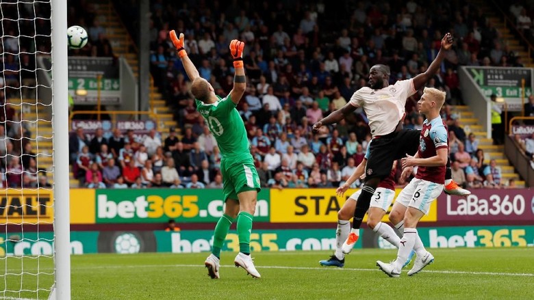 Sepasang Gol Lukaku Antar MU Ungguli Burnley 2-0 di Babak I