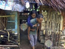 Keluarga Dasirin yang Hidup di Kandang Kerbau Akhirnya Dievakuasi