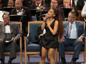 Ariana Grande Akhirnya Unggah Foto Mac Miller