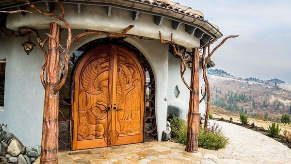 Bukan di Film, Rumah-rumah Ini Ada di Dunia Nyata Lho