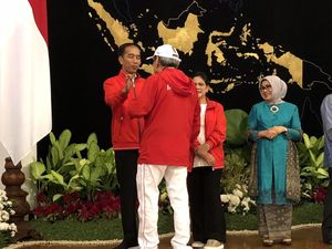 Ketika Orang Terkaya RI Terima Bonus Asian Games dari Jokowi Ketika Orang Terkaya RI Terima Bonus Asian Games dari Jokowi