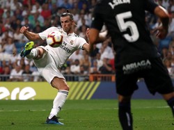 Gareth Bale membuka keunggulan Madrid di menit ke-17. Foto: Javier Barbancho/Reuters