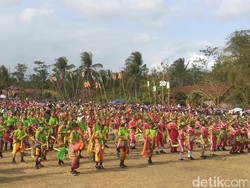 Wow! 2.020 Penari Kuda Lumping Beraksi di Purworejo