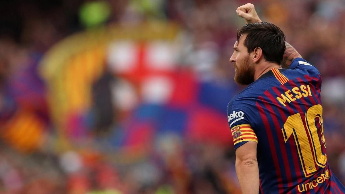 Setelah Lionel Messi pensiun, Barcelona diminta juga pensiunkan nomor 10. (Foto: Albert Gea/Reuters)