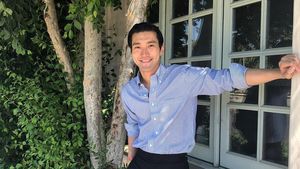 Curi Atensi di Penutupan Asian Games, Begini Gantengnya Siwon Saat Berkemeja