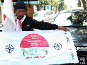 Sopir Angkot Ini Jalan Kaki Surabaya-Jakarta Kampanyekan Antinarkoba