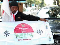 Sopir Angkot Ini Jalan Kaki Surabaya-Jakarta Kampanyekan Antinarkoba