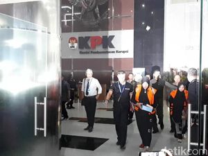KPK Tahan 22 Anggota DPRD Malang Tersangka Suap dan Gratifikasi KPK Tahan 22 Anggota DPRD Malang Tersangka Suap dan Gratifikasi