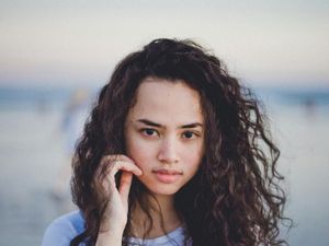 Viral, Tren Keriting Rambut Pakai Kaus Kaki