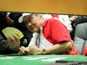 Sosok Bambang Hartono, Manusia Rp 300 T yang Doyan Makan di Kaki Lima Sosok Bambang Hartono, Manusia Rp 300 T yang Doyan Makan di Kaki Lima