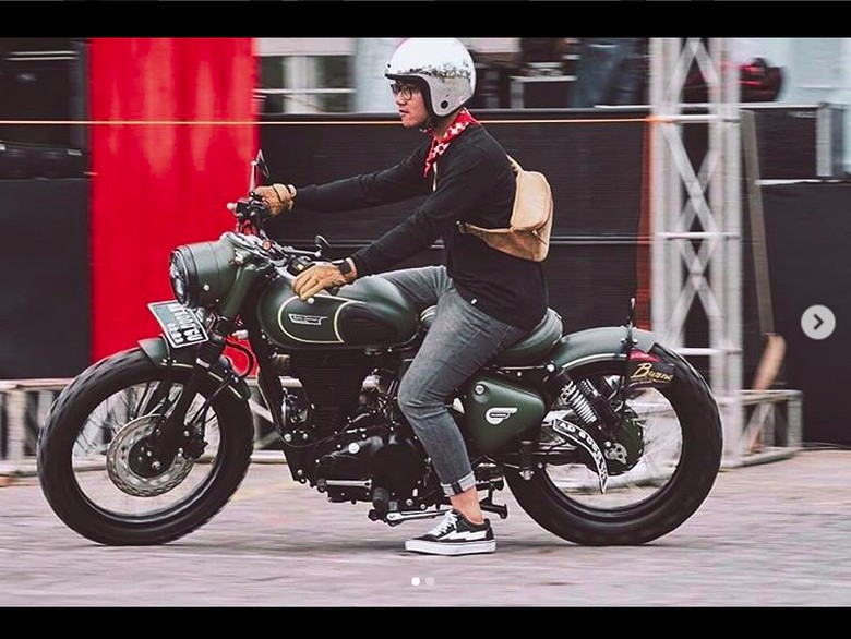 Lihat Lagi Gaya Putra Sulung Joko Widodo Naik Royal Enfield Kustom