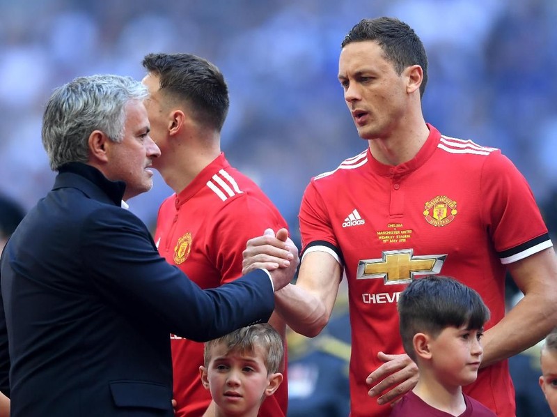 LONDON, ENGLAND - MAY 19:  Jose Mourinho, Manager of Manchester United shakes hands with Nemanja Matic of Manchester United prior to The Emirates FA Cup Final between Chelsea and Manchester United at Wembley Stadium on May 19, 2018 in London, England.  (Photo by Laurence Griffiths/Getty Images)