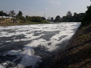 Video: Ada Apa Nih, Kali Bekasi Bau dan Berbusa