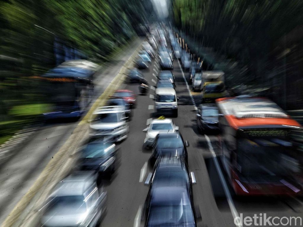 Kebijakan Ganjil-Genap Diperpanjang Kebijakan Ganjil-Genap Diperpanjang